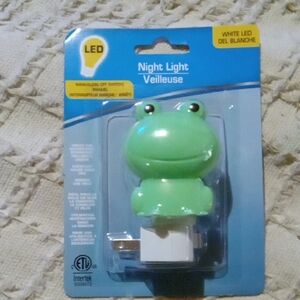 Green Frog LED Kid Night Light